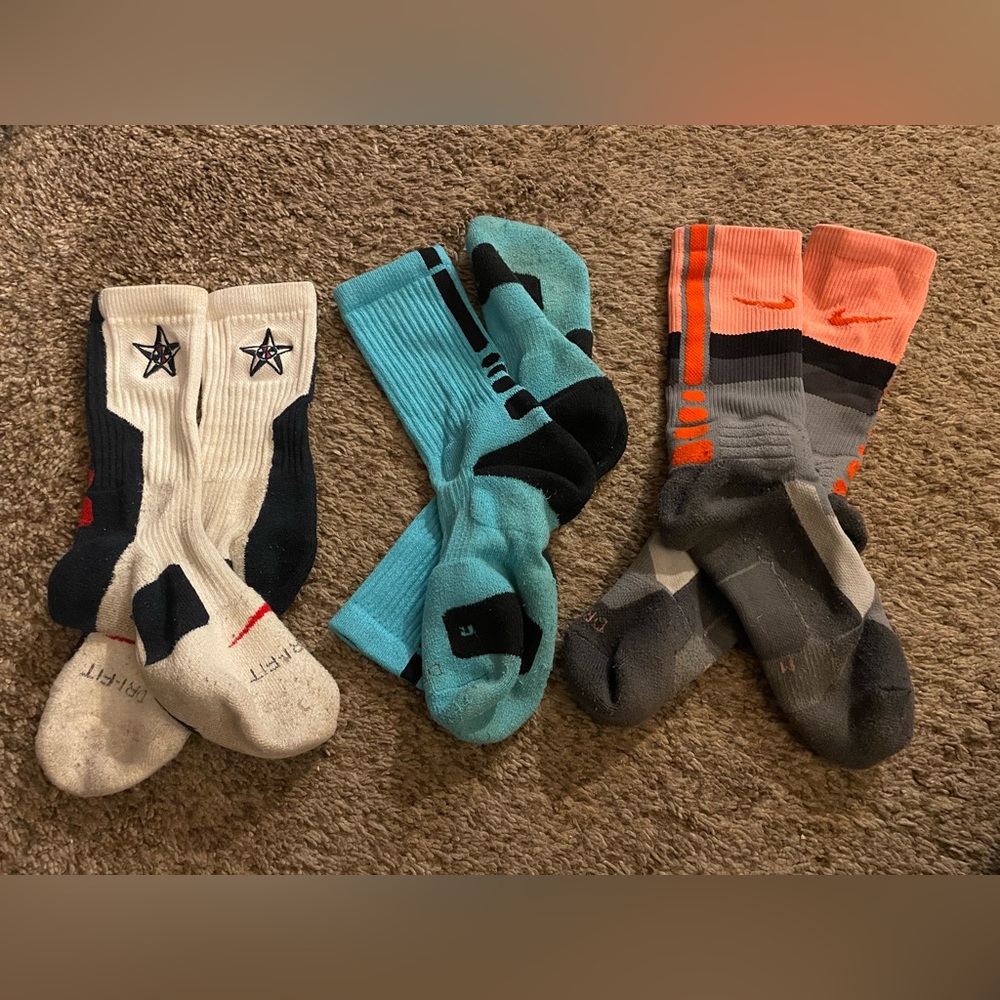 Vintage Nike elite socks size medium 3 pairs